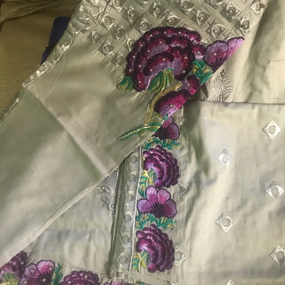 Dress - Picture 4 of 7